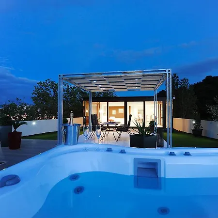 Feel Good Penthouse With Jacuzzi Lejlighed