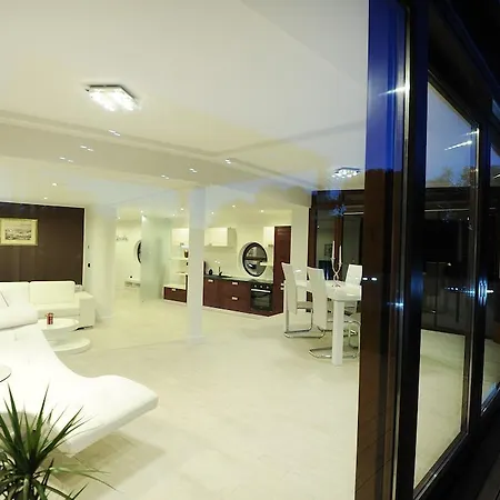 Apartment Feel Good Penthouse With Jacuzzi *