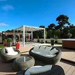 Feel Good Penthouse With Jacuzzi Апартаменти *