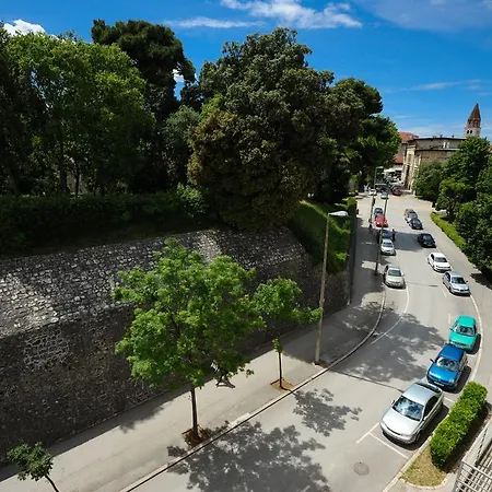 Διαμέρισμα Feel Good Penthouse With Jacuzzi *