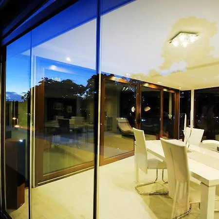 דירה Feel Good Penthouse With Jacuzzi