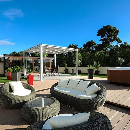 Feel Good Penthouse With Jacuzzi Апартаменты *