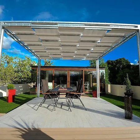 Feel Good Penthouse With Jacuzzi