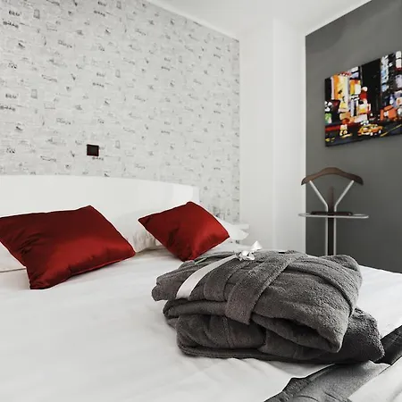 Feel Good Penthouse With Jacuzzi Апартаменты