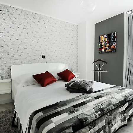 Feel Good Penthouse With Jacuzzi