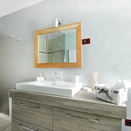 Feel Good Penthouse With Jacuzzi Апартаменты *