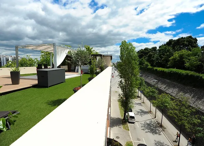 Feel Good Penthouse With Jacuzzi Lägenhet