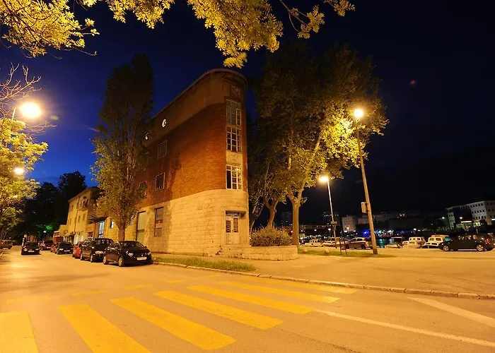 Feel Good Penthouse With Jacuzzi Zadar