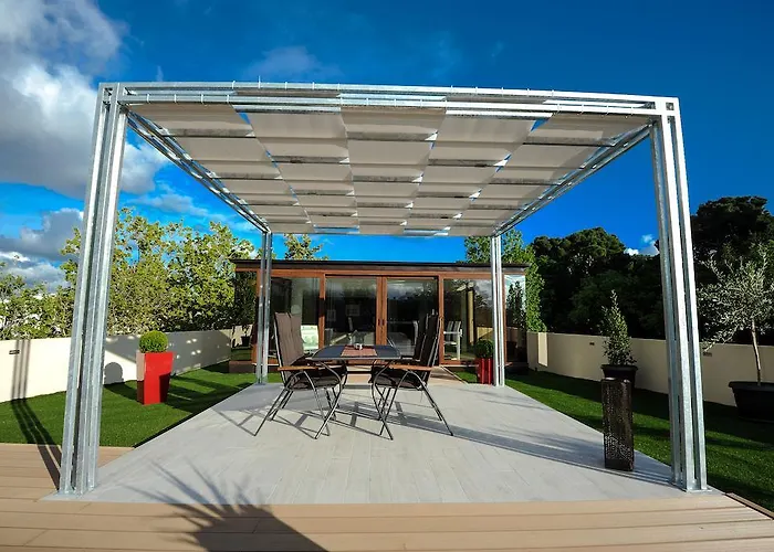 Feel Good Penthouse With Jacuzzi