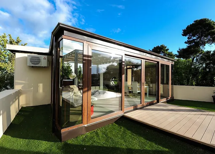 Feel Good Penthouse With Jacuzzi Apartment