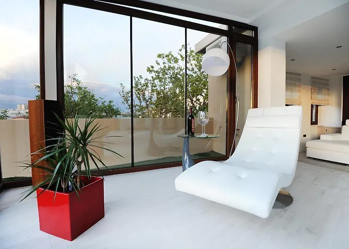 Feel Good Penthouse With Jacuzzi Apartment *