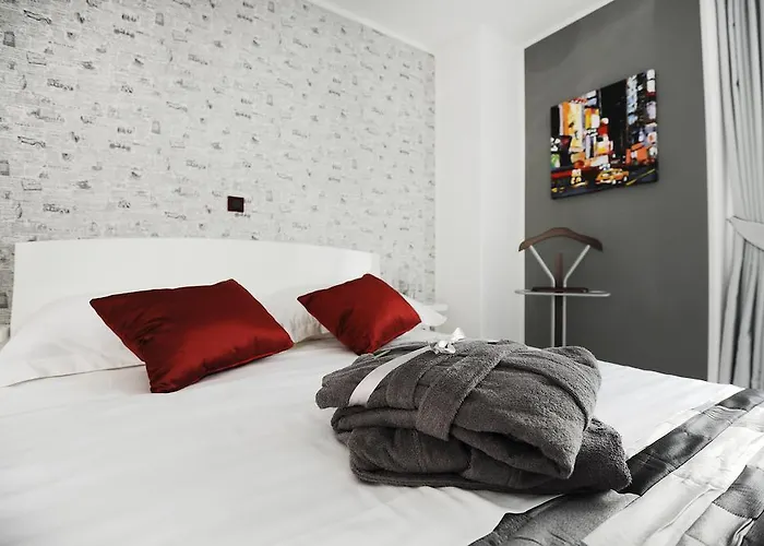 Feel Good Penthouse With Jacuzzi Apartment