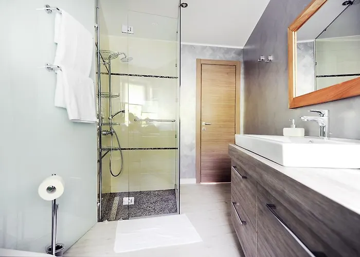 Feel Good Penthouse With Jacuzzi